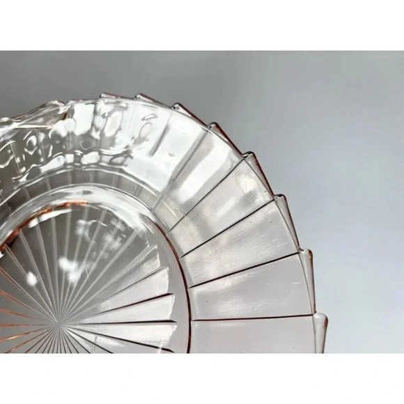 Sierra Pinwheel Jeannette Pink 1930's Depression Glass Decorative | Serving Plat - Picture 3 of 9